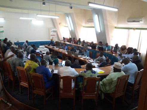 Cantines scolaires : l'ANADEB confrontée au défi de poursuivre l'opération dans toutes les écoles bénéficiaires IMG 20191227 WA0040 1 493x370 - Cantines scolaires : l'ANADEB confrontée au défi de poursuivre l'opération dans toutes les écoles bénéficiaires